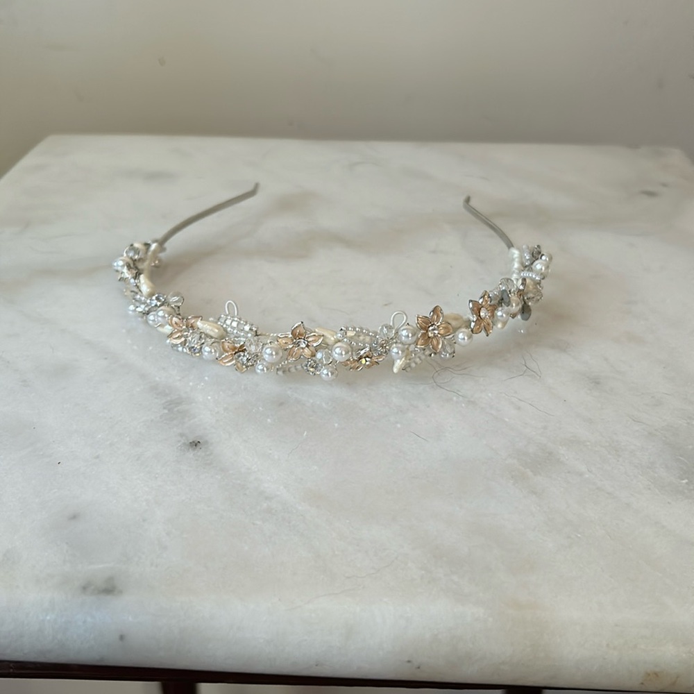 David’s Bridal Crystal and Pearl Headband